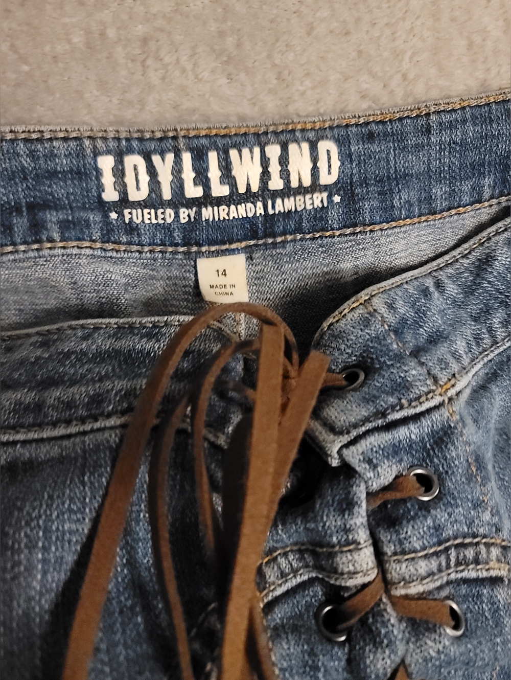 Idyllwind Fueled by Miranda Lambert Lace Up Front Seam Flare Jeans Size 14 - Picture 3 of 5